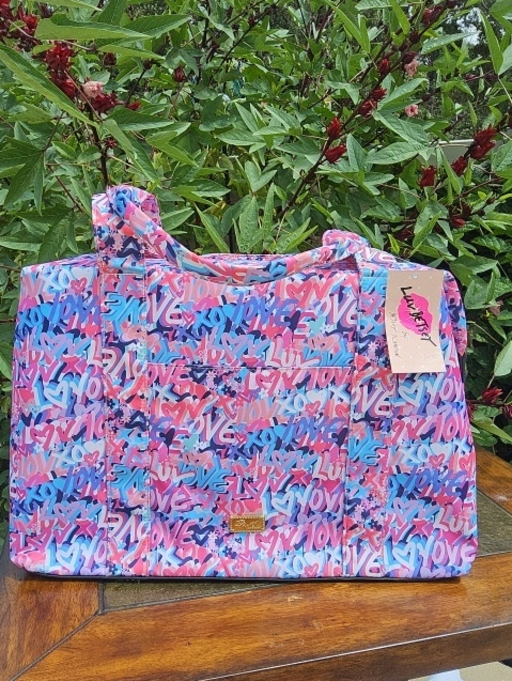 NWT PINK/MULTICOLOR QUILTED NYLON GRAFFITI LVU BETSEY  WEEKENDER